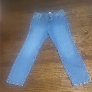 Women's Relaxed Fit Blue Jeans